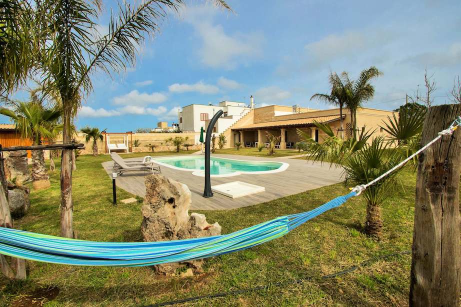 Pool mit Hängematte